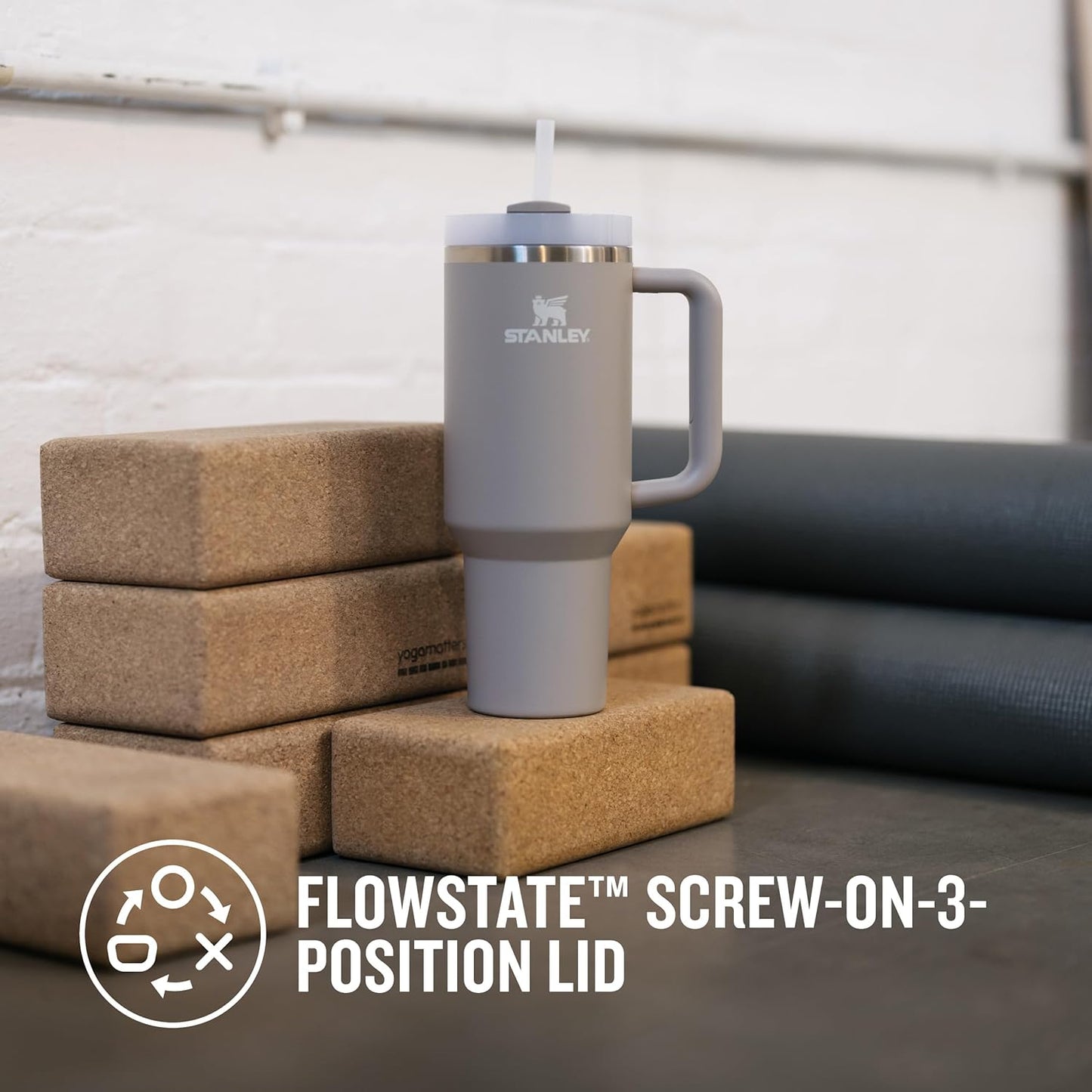 Stanley Quencher H2.0 Flowstate Trinkflasche Mit Strohhalm 1.2L - Thermobecher Kühlt 11 Stunden - 48 Stunden Eisgekühlt - Spülmaschinenfest - Thermosflasche BPA Frei - Edelstahl Trinkbecher