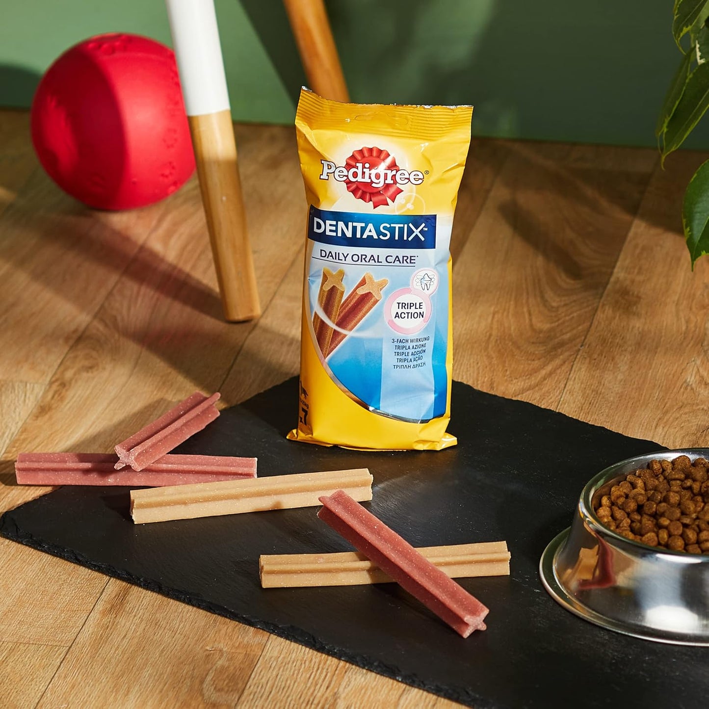 PEDIGREE DentaStix Zahnpflegesnack - 112 Stück - für große Hunde (+25kg) - Hundeleckerli mit Huhn– & Rindgeschmack für jeden Tag, Zahnpflege Hund für gesunde Zähne - 1 Großpackung